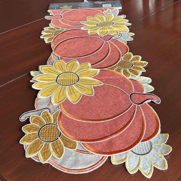 Artisan Harvest Table Runner, embroidered,cutout sunflowers & pumpkins,Fall - Picture 1 of 9